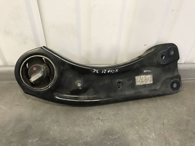 Рычаг/тяга задней подвески продольный нижний, левый 55270L0000 HYUNDAI