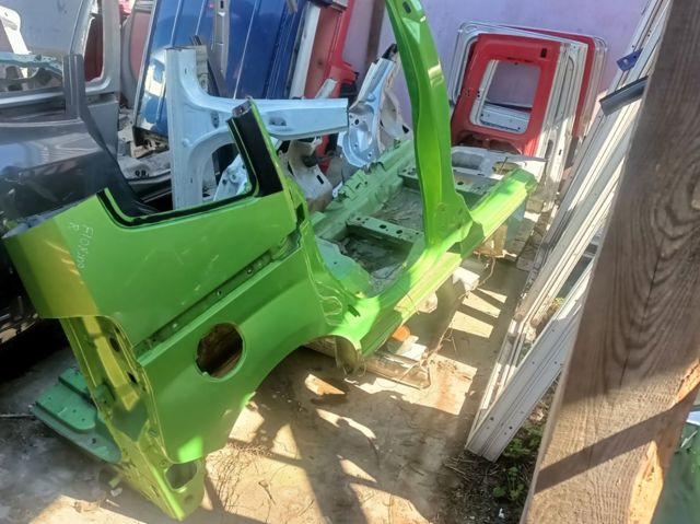 Боковая часть задняя правая 71765488 FIAT