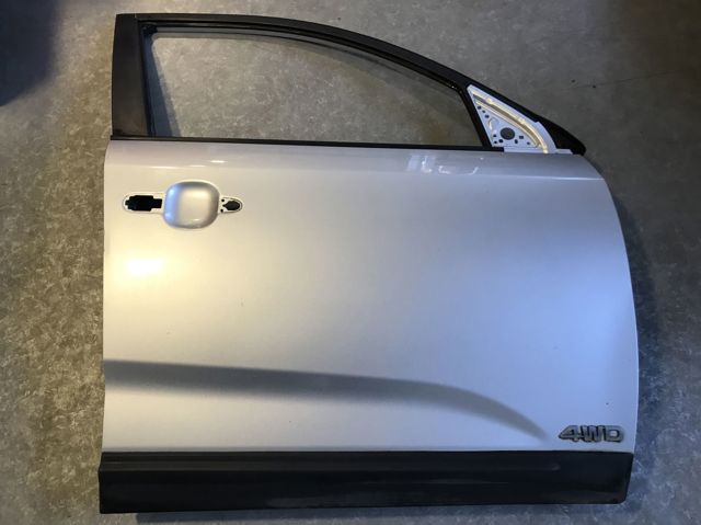 Пассажирская передняя дверь 760042P010 HYUNDAI