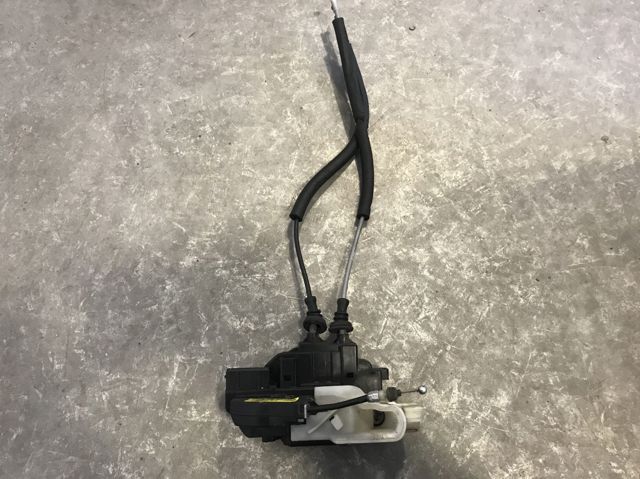 Замок двери водителя 813103L021 HYUNDAI