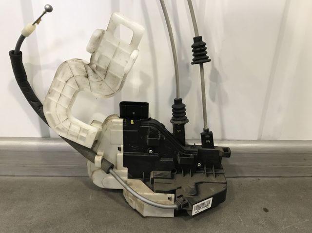 Замок двери задней правой 814202W030 HYUNDAI