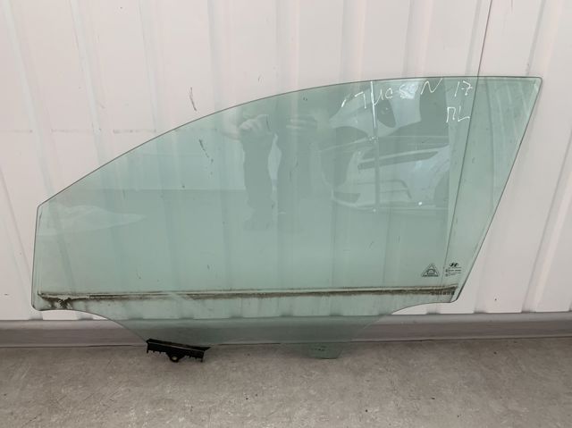 Стекло передней двери, левой 82410D7020 HYUNDAI