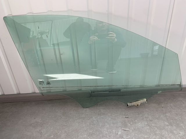 Стекло передней двери, правой 82420G5020 HYUNDAI