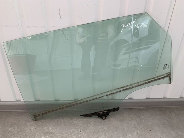 Стекло двери задней левой 83410D7000 HYUNDAI