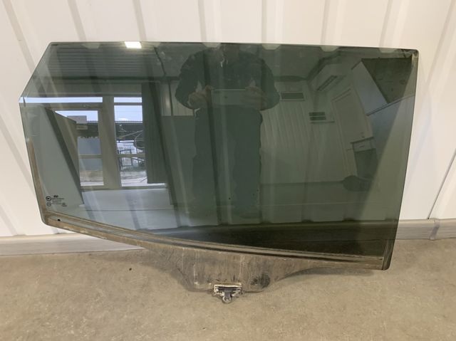 Окно задней двери 834202W020 HYUNDAI