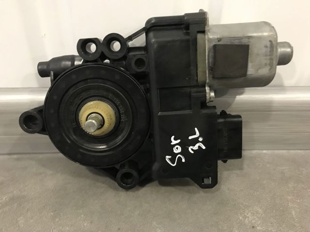 Моторчик стеклоподъемника двери задней, левой 834502P010 HYUNDAI