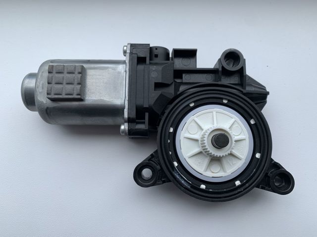 Моторчик стеклоподъемника двери задней, левой 83450G5000 HYUNDAI
