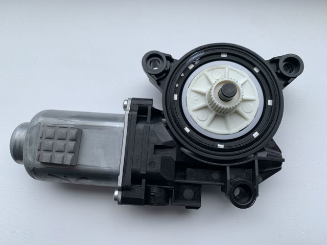 Мотор стеклоподъемника двери задней, правой 83460G5000 HYUNDAI