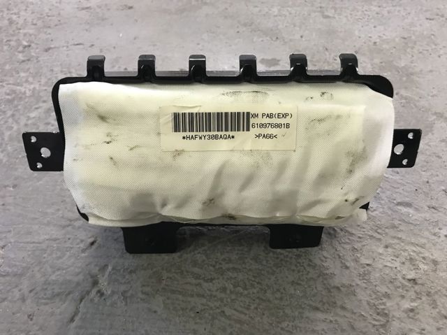 Подушка безопасности (AIRBAG) пассажирская 845302P100 HYUNDAI