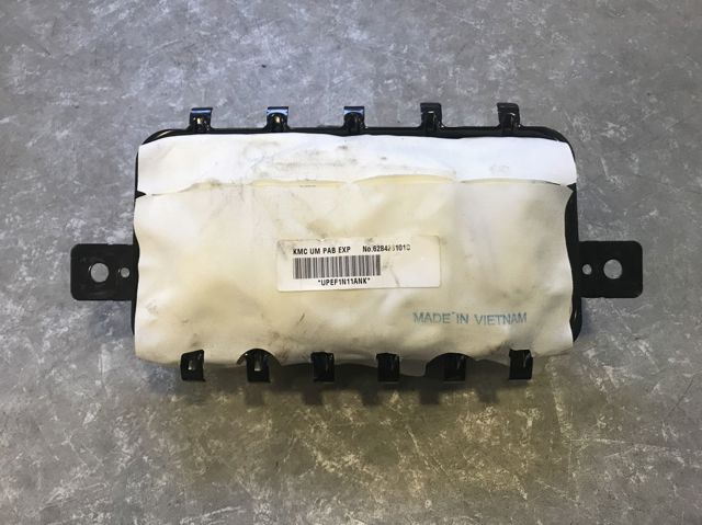 Подушка безопасности (AIRBAG) пассажирская 84530C5100 HYUNDAI