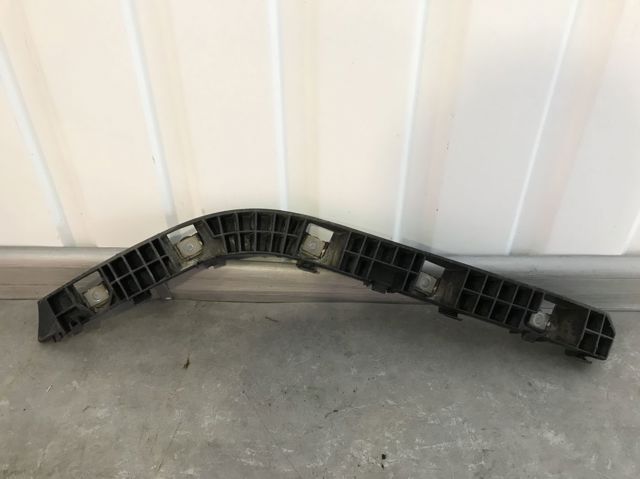Направляющая заднего бампера, левая 866132W000 HYUNDAI