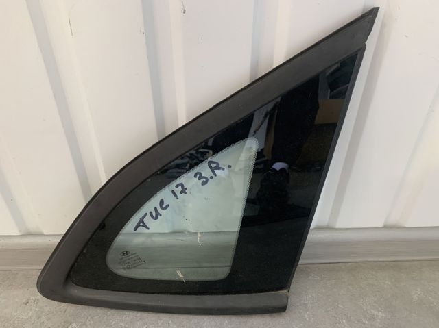 Стекло багажного отсека, правое 87820D3000 HYUNDAI