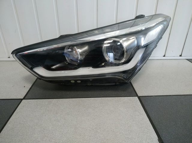 92101B8640 HYUNDAI Левая фара купить в Киев
