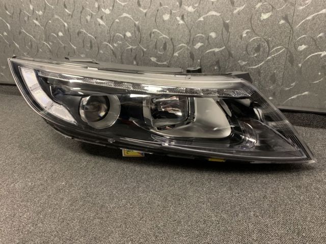 Вставка фары правой 921022T520 HYUNDAI