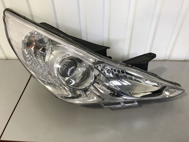 Фара основная правая 921023S000 HYUNDAI