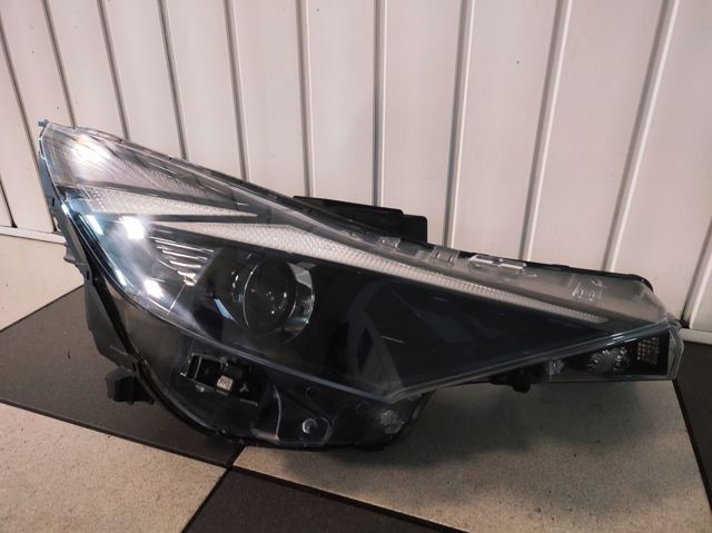 Вставка фары правой 92102AA100 HYUNDAI