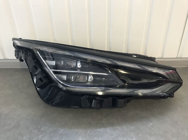 Основная фара - вставка 92102CV100 HYUNDAI