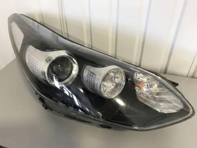 Правая блок фара KIA Sportage 4