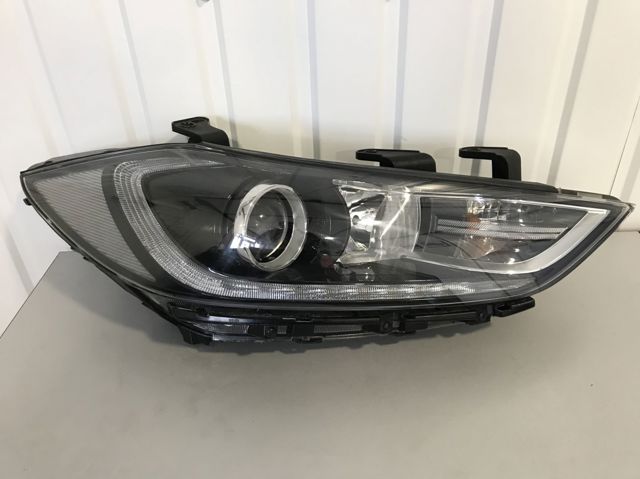 HYUNDAI 92102F2100 Правая фара в наличии Ирпень