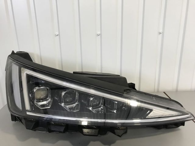 Вставка фары правой 92102F2700 HYUNDAI