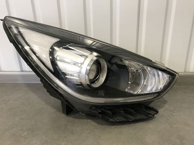 Правая блок фара 92102G5100 HYUNDAI
