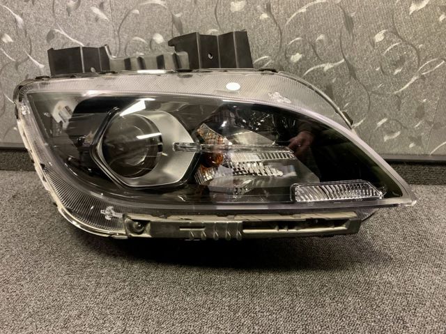 Вставка фары правой 92102J9500 HYUNDAI
