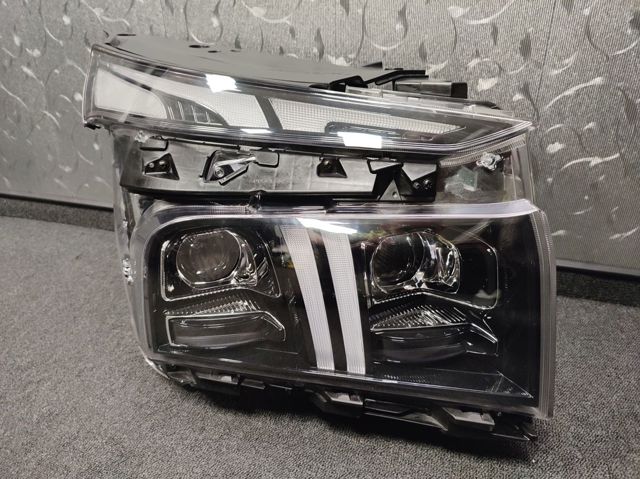Правая блок фара 92102S1600 HYUNDAI