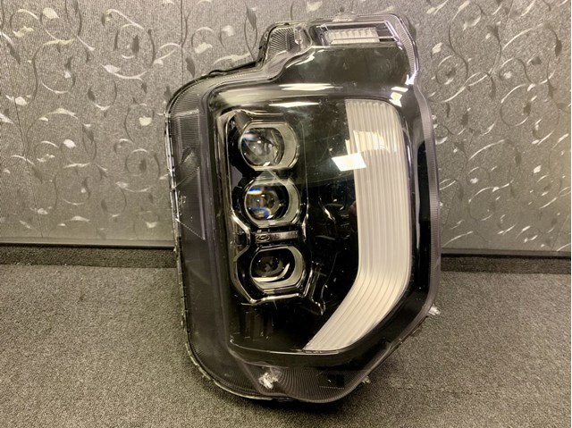 92102S8100 HYUNDAI Правая фара купить в Черкассы