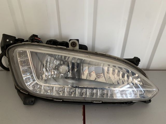 Противотуманка правая 922022W100 HYUNDAI