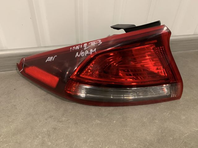 Задний левый внешний фонарь 92401G2000 HYUNDAI