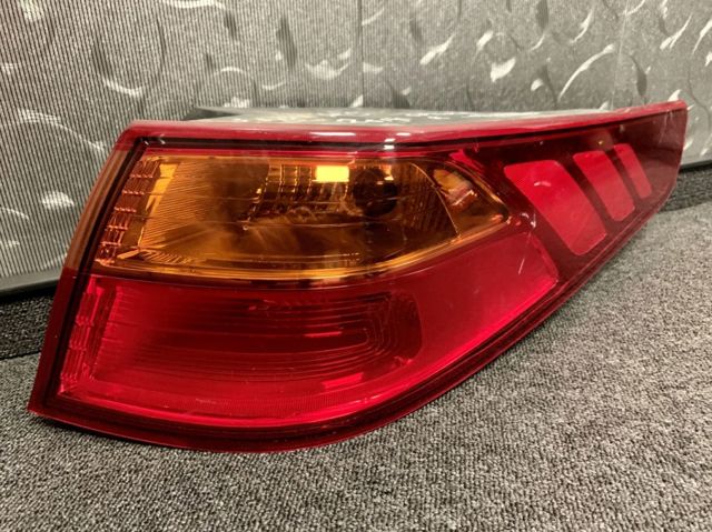 Задний правый внешний фонарь 924022T500 HYUNDAI