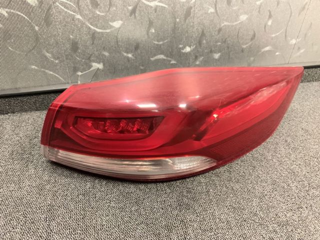 Задний правый стоп 92402F2100 HYUNDAI