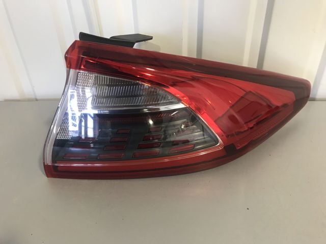 Фонарь задний правый, внешний 92402G7000 HYUNDAI