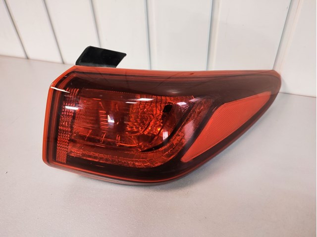 Фонарь задний правый, внешний 92402J9000 HYUNDAI