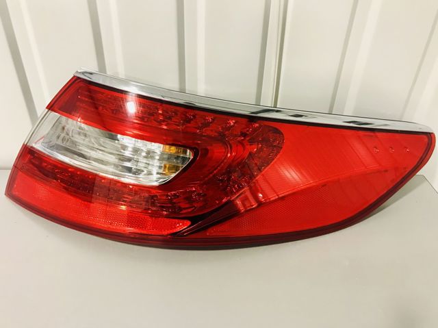 Задняя правая фара 924043V010 HYUNDAI