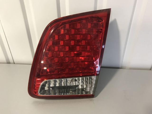 Фонарь задний внутренний правый 924062P020 HYUNDAI