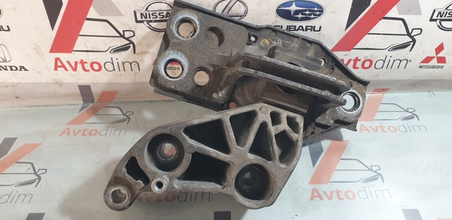 Правая подушка двигателя 11210JG700 NISSAN