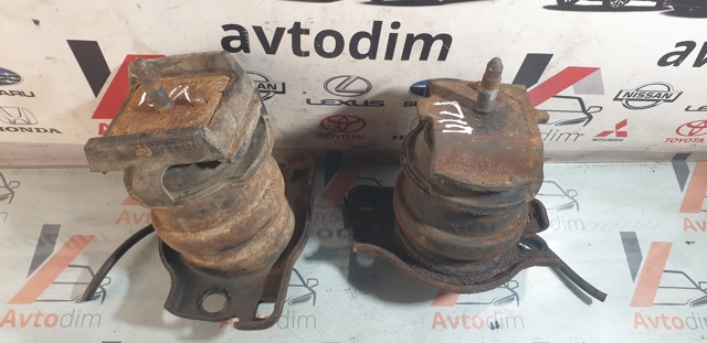 Подушка (опора) двигателя, левая/правая 11220EB305 NISSAN