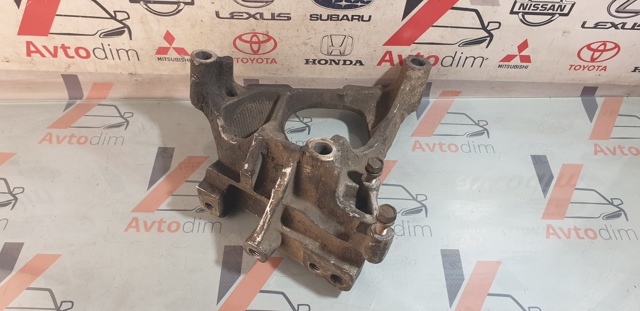 112318H800 NISSAN Кронштейн подушки (опоры) двигателя правой купить в Черкассы