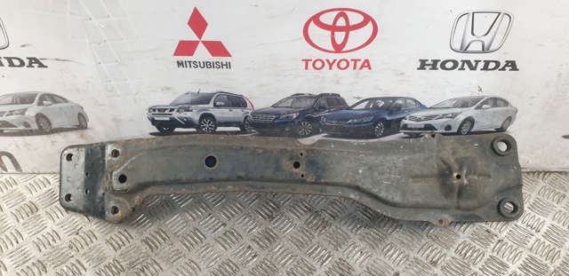 Подрамник двигателя 112408H300 NISSAN