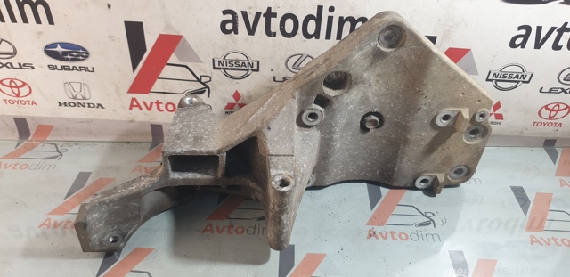 Кронштейн компрессора кондиционера 11910EB300 NISSAN
