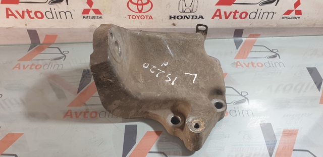 Кронштейн подушки (опоры) двигателя, левой 1232526020 TOYOTA