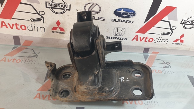 Левая опора двигателя 1237226050 TOYOTA