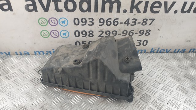 1770102090 TOYOTA Корпус воздушного фильтра, нижняя часть купить в Ужгород