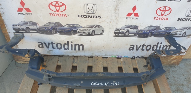 Швеллер переднего бампера Skoda Octavia 2 A5