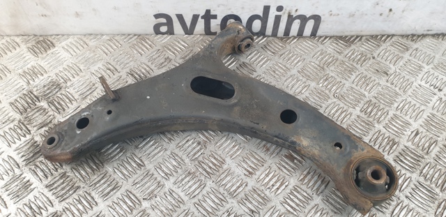 Рычаг передней подвески нижний, правый 20202AJ000 SUBARU