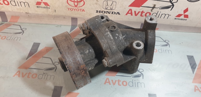 NISSAN 210106N225 Помпа водяная (насос) охлаждения в наличии Киев