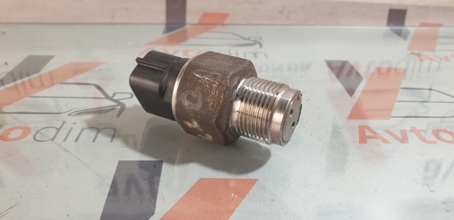 TOYOTA 238100R030 Распределитель топлива (рампа) в наличии Украина