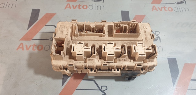 Панель предохранителей 24350EQ300 NISSAN
