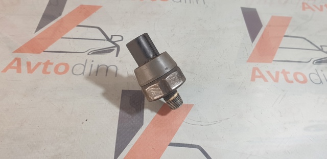 Датчик давления масла двигателя 252404M400 NISSAN